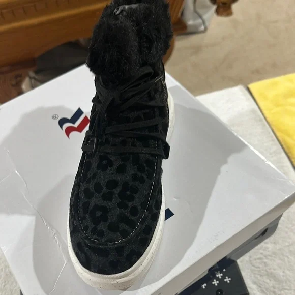 46. NEW SIZE 7-8/38 Romika Black Ankle Boots with Chunky Midsole - Picture 3 of 6